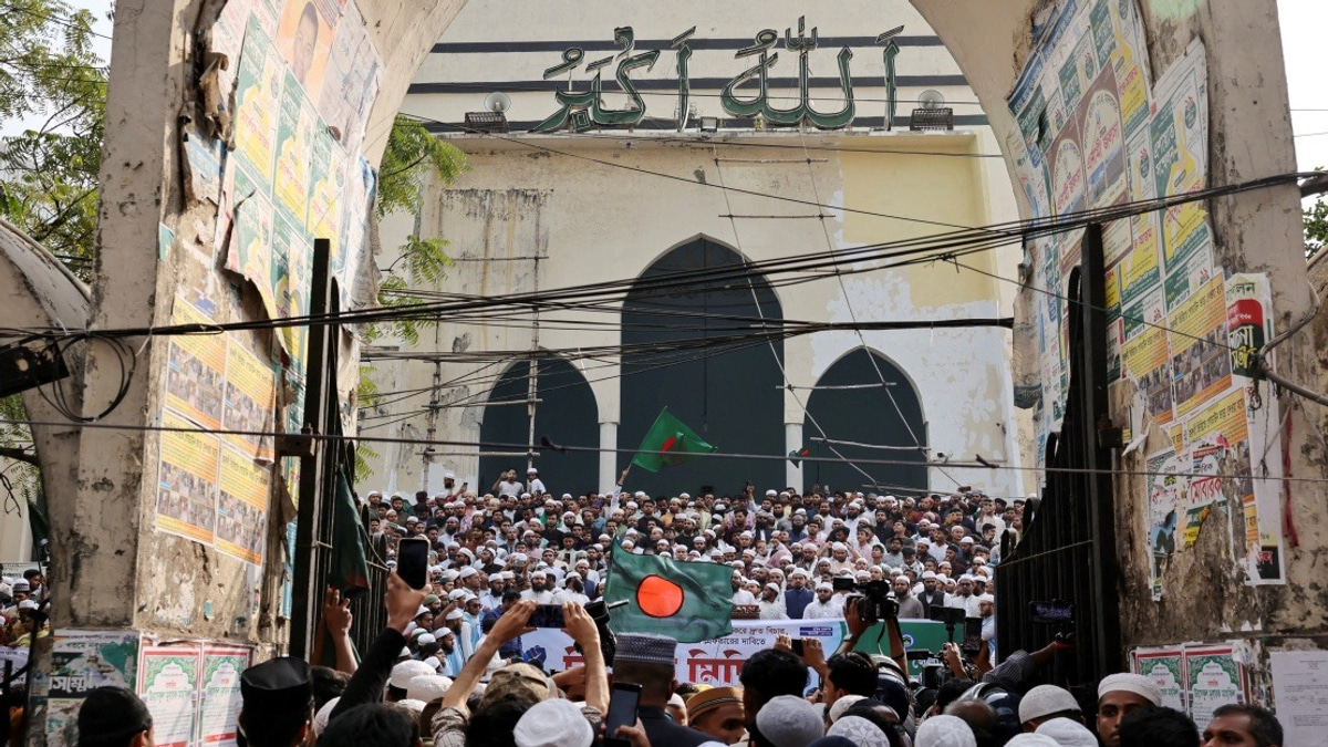 Bangladesh Tribunal Sentences Three Police Officers to Death for 2024 Uprising Killings