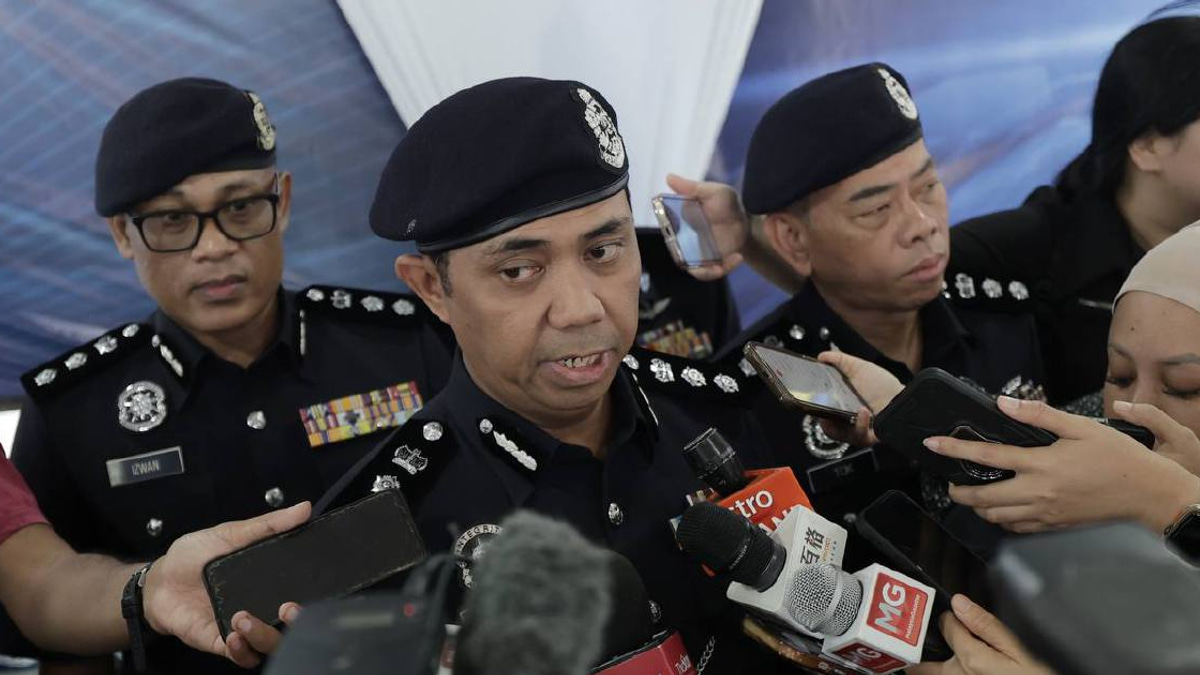 Multiple students arrested after father and teenage son injured in brawl at Seri Kembangan school