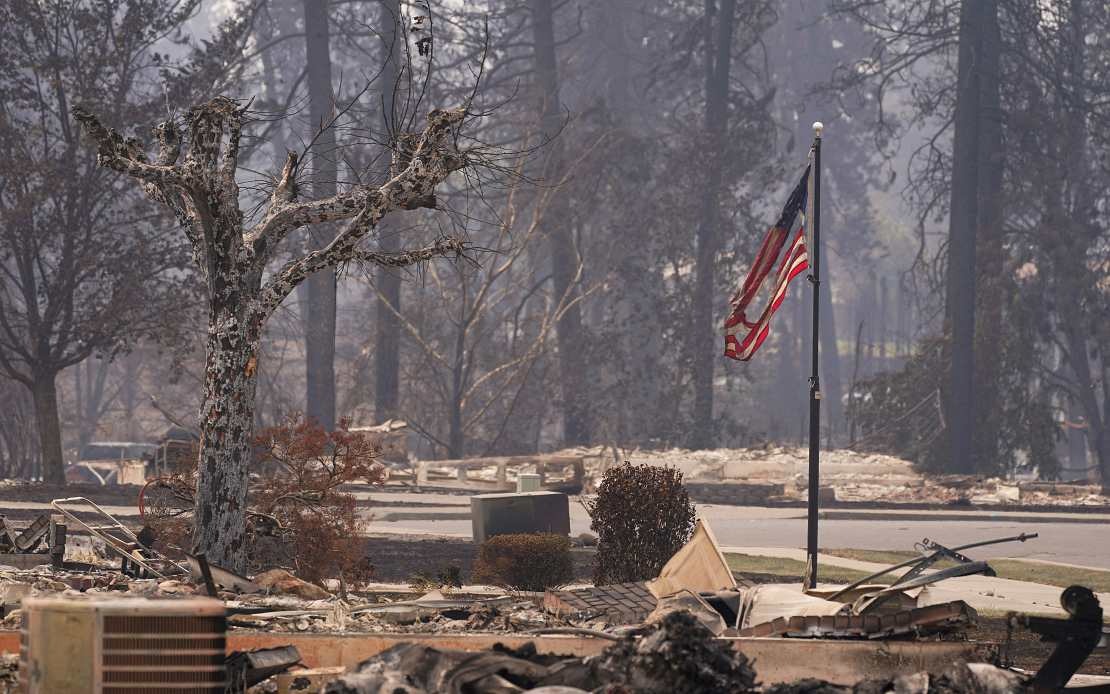Washington Wildfire Crisis: 65,000 Evacuated as Blazes Destroy Hundreds of Homes
