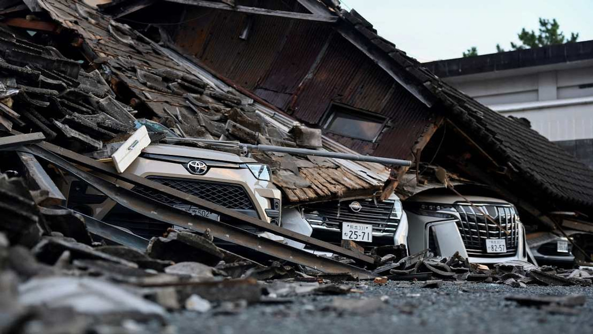 Japanese Retailer Admits Staff Sent Back Into Mall Before Fatal Explosion