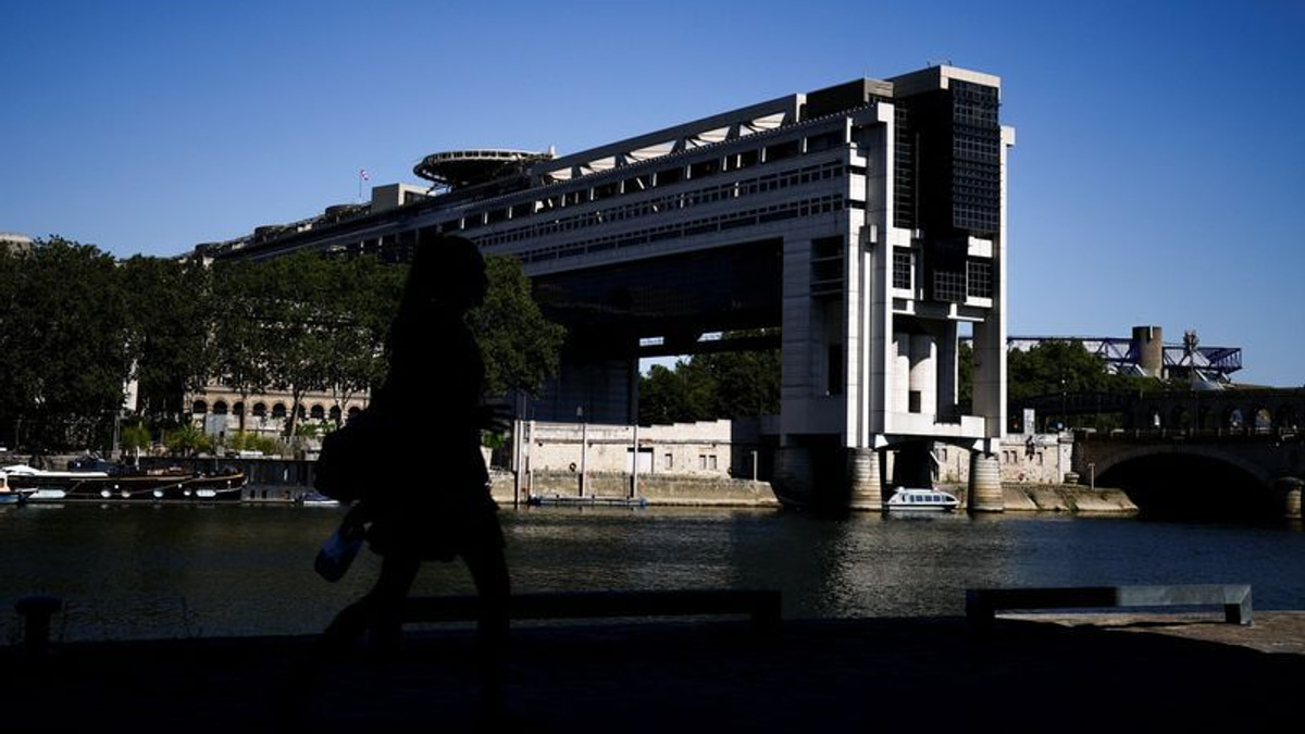 French tax authorities confirm major data breach affecting hundreds of thousands of taxpayers