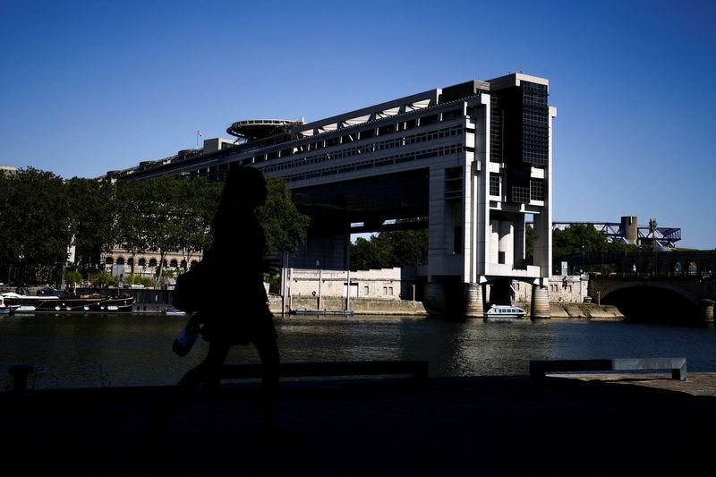 French tax authorities confirm major data breach affecting hundreds of thousands of taxpayers