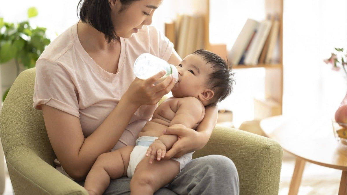 Chinese Infant's Near-Fatal Poisoning Highlights Dangers of Non-Standard Baby Formula Preparation