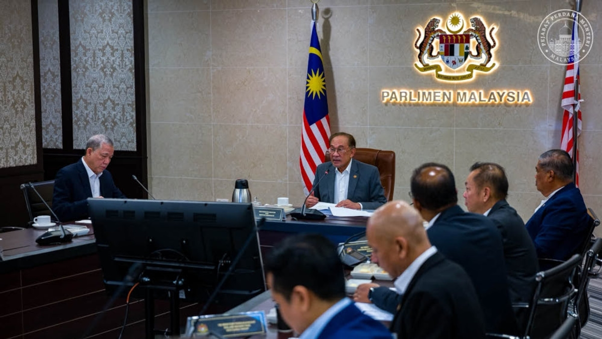 Anwar Orders Immediate Action to Shield Malaysia From Potential Super El Niño Food Crisis
