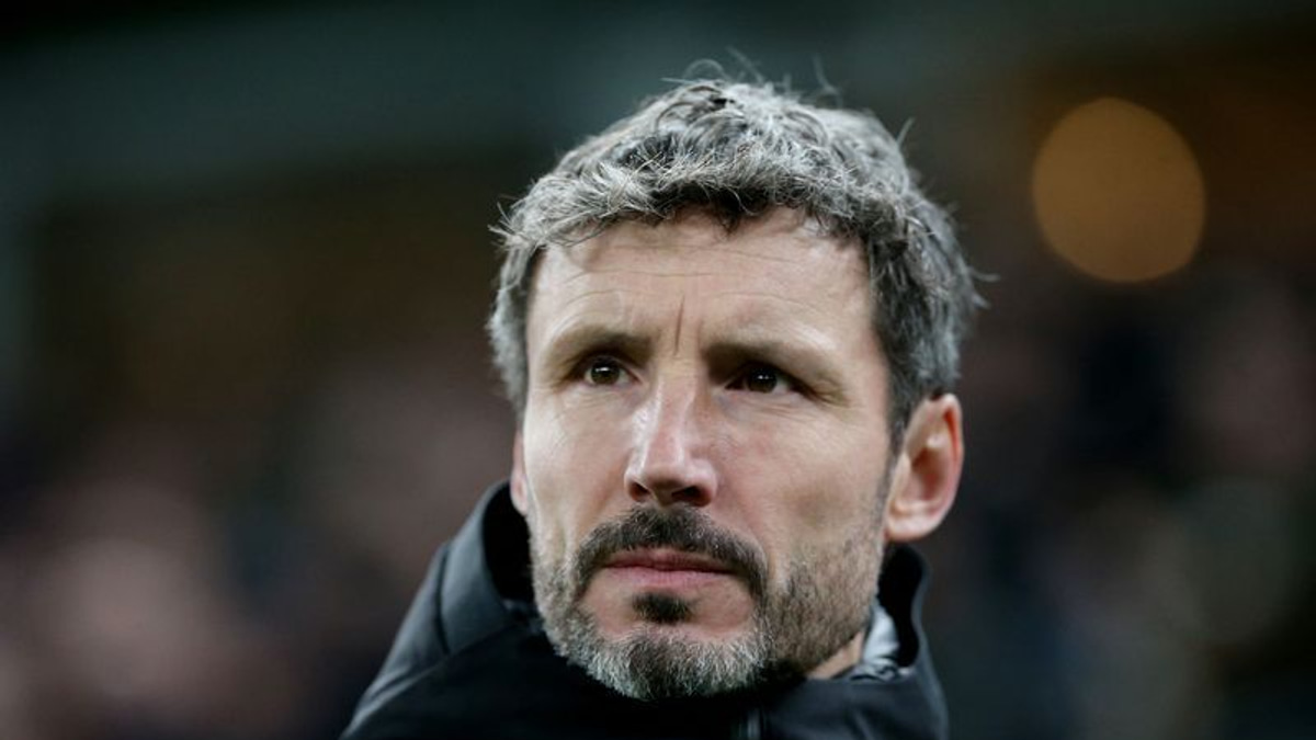 Belgium's Van Bommel Dismisses Dutch Job Speculation, Commits to Red Devils Role