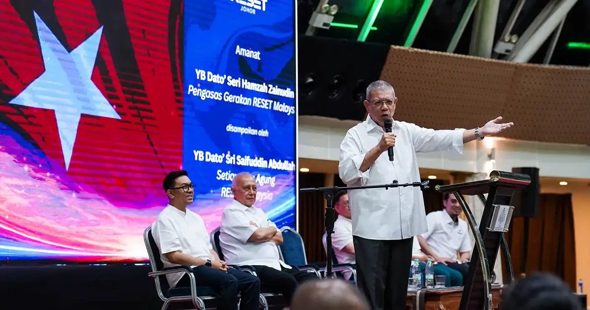 Saifuddin Abdullah Urges Voters to Reject Pakatan Harapan, Back PN or BN