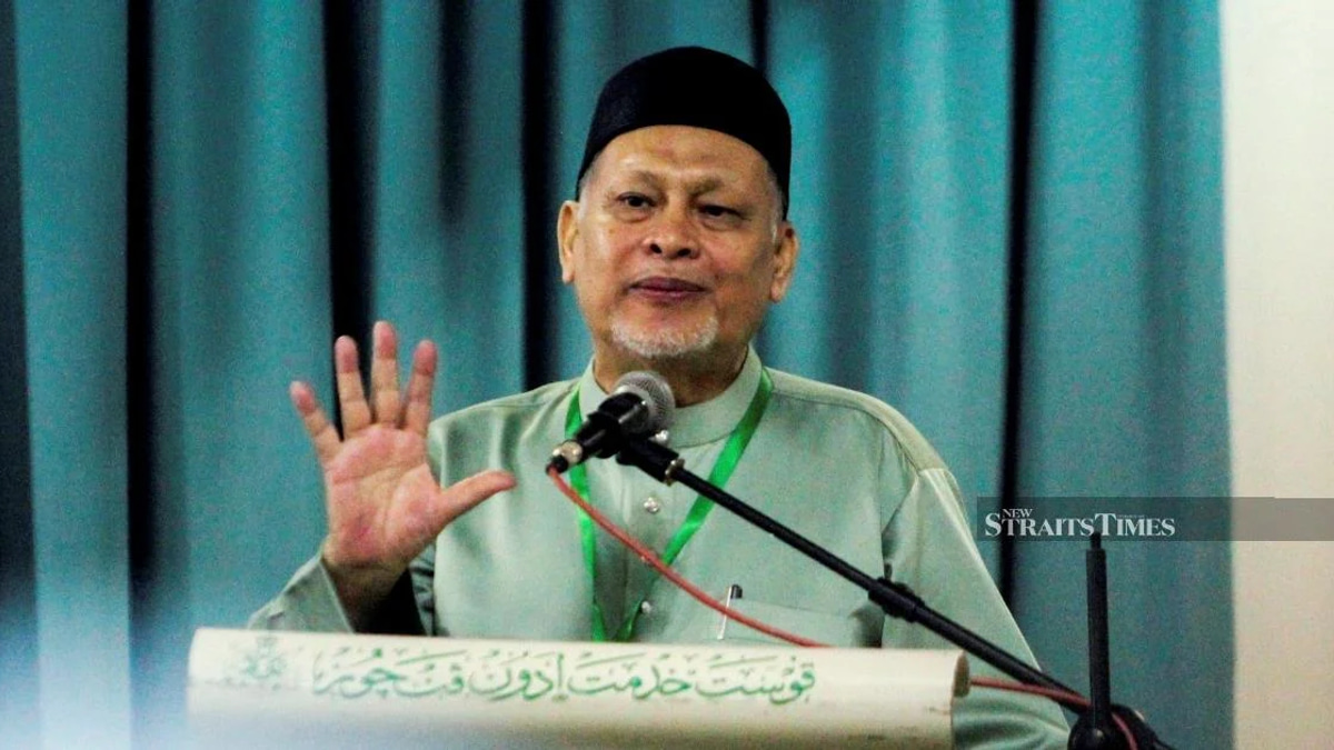 PAS Dismisses Muhyiddin's PN Logo Plan for Johor, Negri Sembilan as Rushed