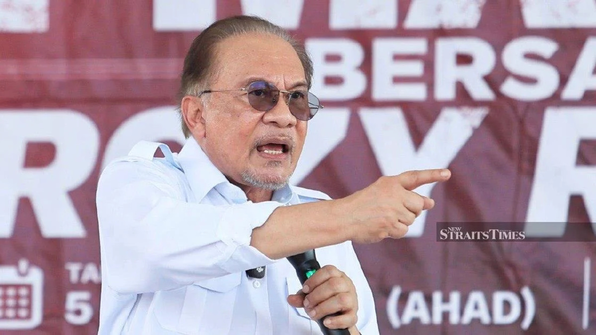 Anwar to Meet Felda Leadership Over Longstanding Settler Grievances