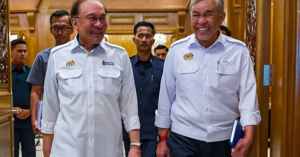 Anwar and Zahid Put on United Front Despite Simmering Coalition Tensions