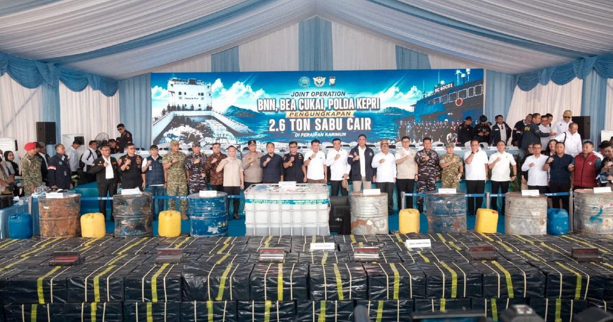 Indonesia Seizes 2.6 Tonnes of Liquid Methamphetamine in Major Regional Drug Bust