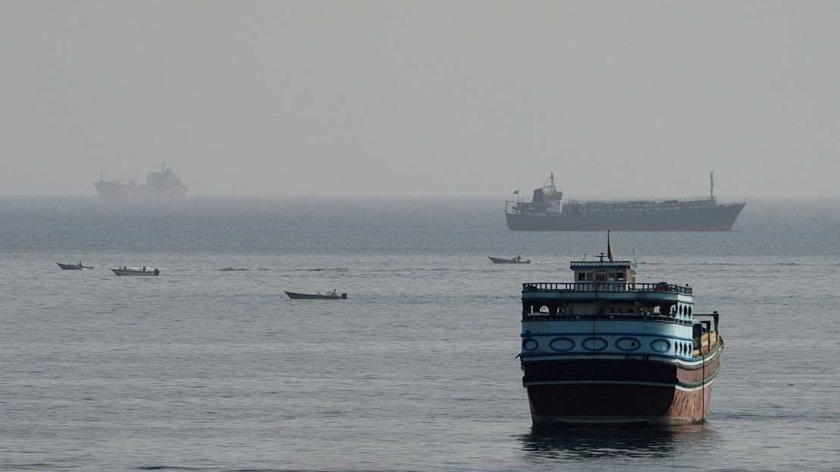 Japan's PM Takaichi Urges Iran Against Strait of Hormuz Transit Fees