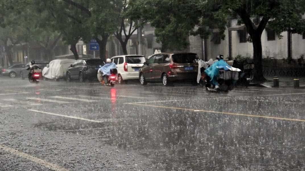 Beijing Issues First Orange Rainstorm Alert as Heavy Downpours Expected This Weekend