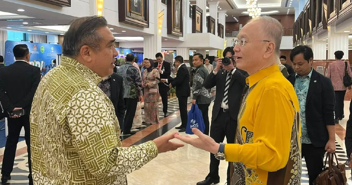 Political Rivals Put Aside Differences in Parliament as Johor Election Heats Up