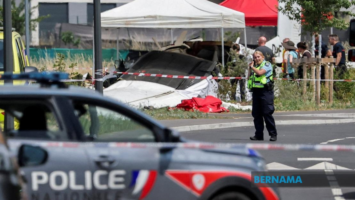 11 Killed When Civilian Aircraft Crashes Near Nancy in Eastern France
