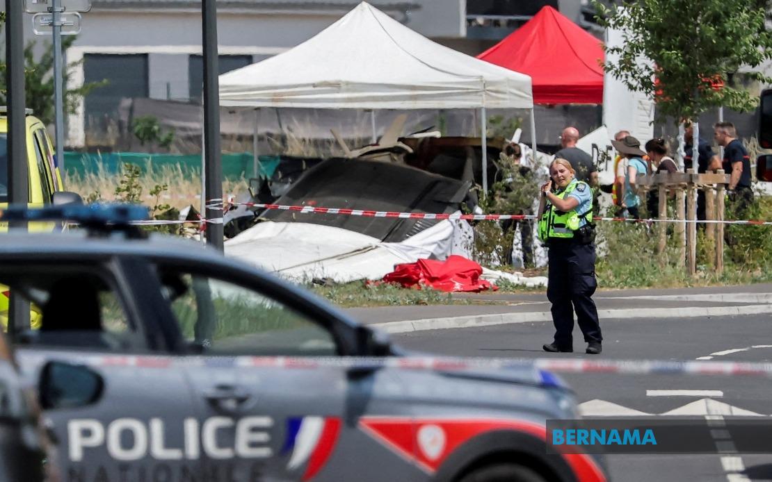 11 Killed When Civilian Aircraft Crashes Near Nancy in Eastern France