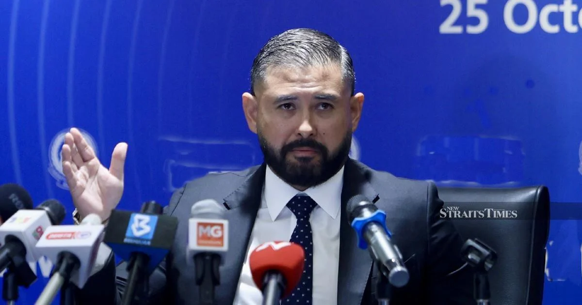 Johor Regent Disputes PM's 'Leakage' Claims, Points Finger at Federal Drain