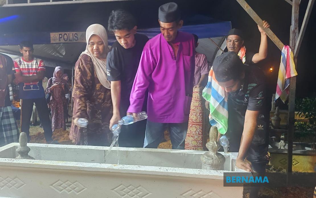Young Constable Muhammad Raimi Laid To Rest After Electrocution Tragedy In Sabah