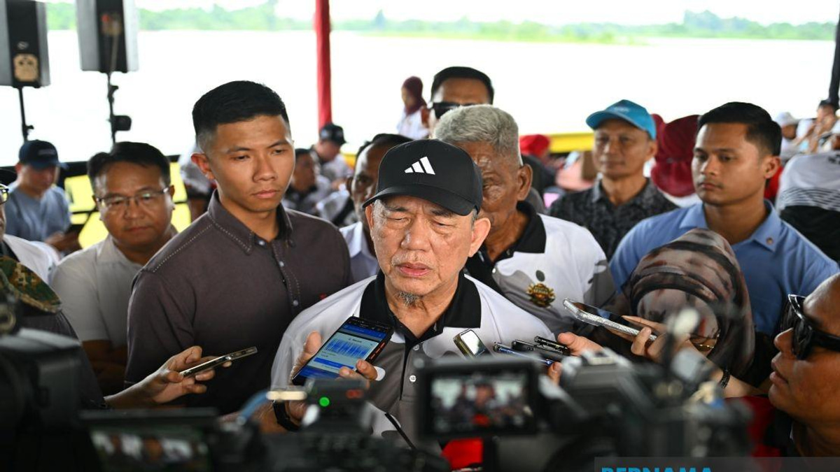 Malaysia's Energy Supply Remains Stable Despite Strait of Hormuz Tensions, Says Fadillah