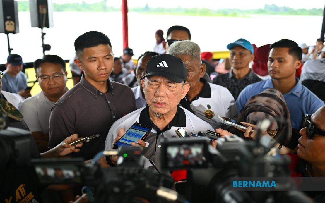 Malaysia's Energy Supply Remains Stable Despite Strait of Hormuz Tensions, Says Fadillah