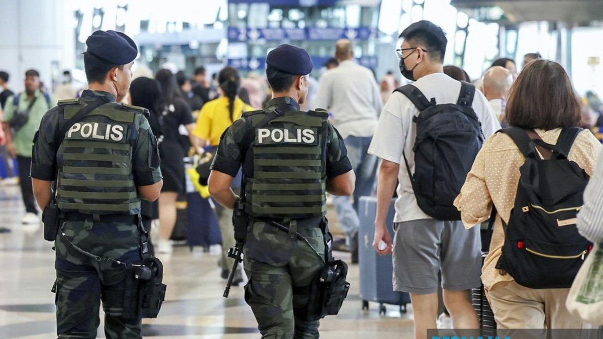 Police Officers To Bolster Airport Security Following Pilot Drug Arrest