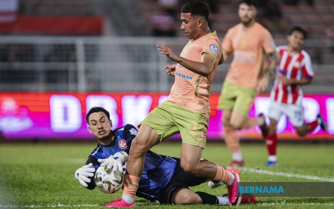 KL City Coach Dollah Salleh Faces 'Unprecedented Crisis' as Illness and Registration Issues Cripple Super League Campaign