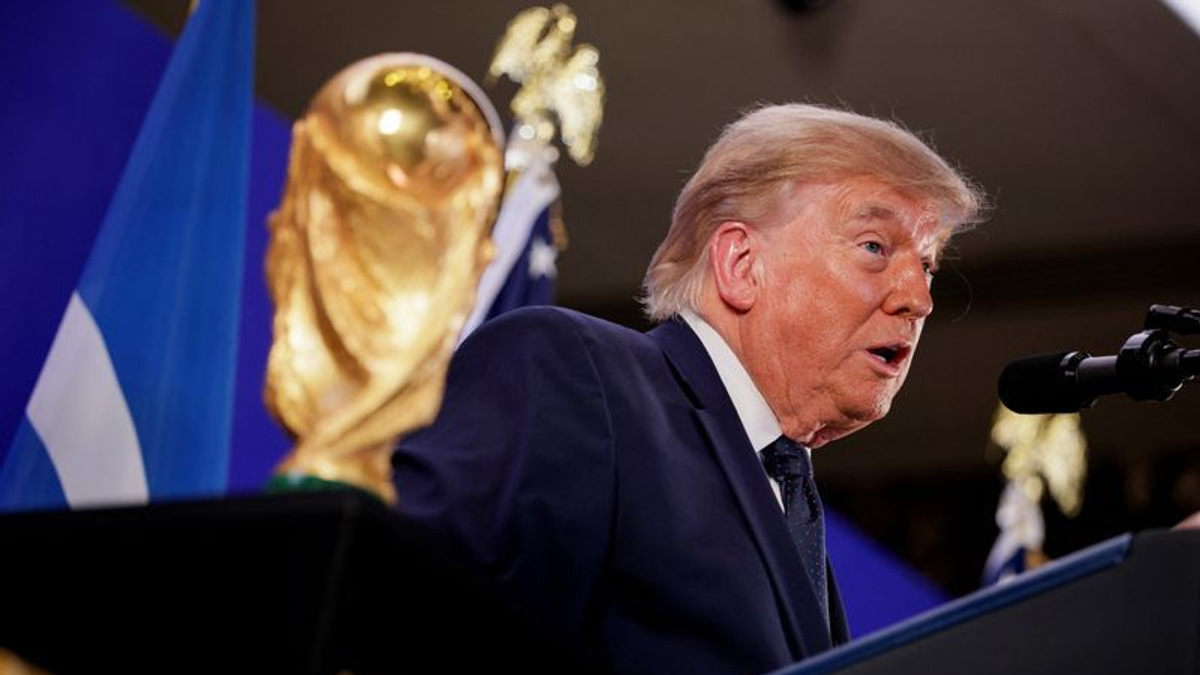 Trump returns to World Cup final stage amid tournament controversy