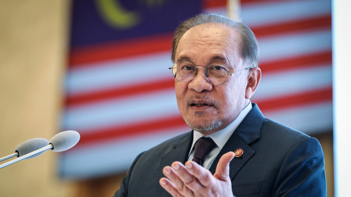 Anwar Grateful for Support as Parliament Prepares Special Session on Tabung Haji Inquiry