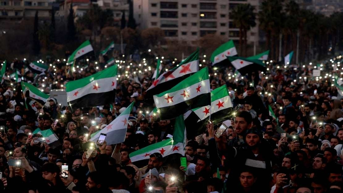 Israeli Artillery Strikes Southern Syria as Border Tensions Persist Following Assad's Fall