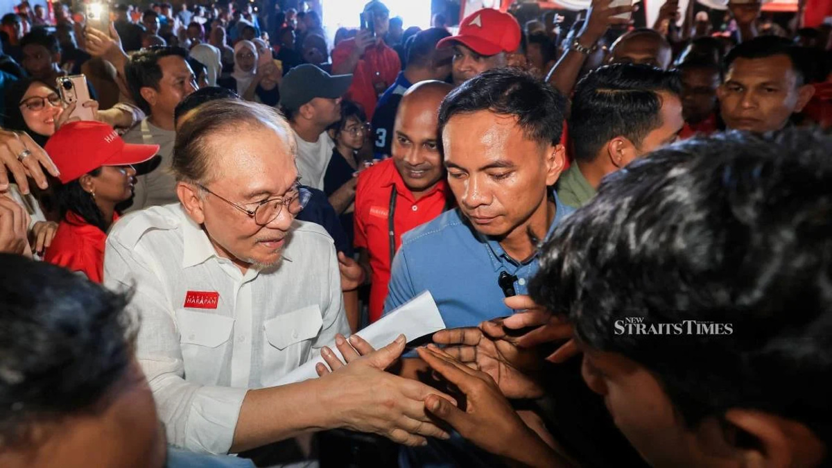 Anwar Rejects Early Election Calls, Insists Unity Government Has Voter Mandate