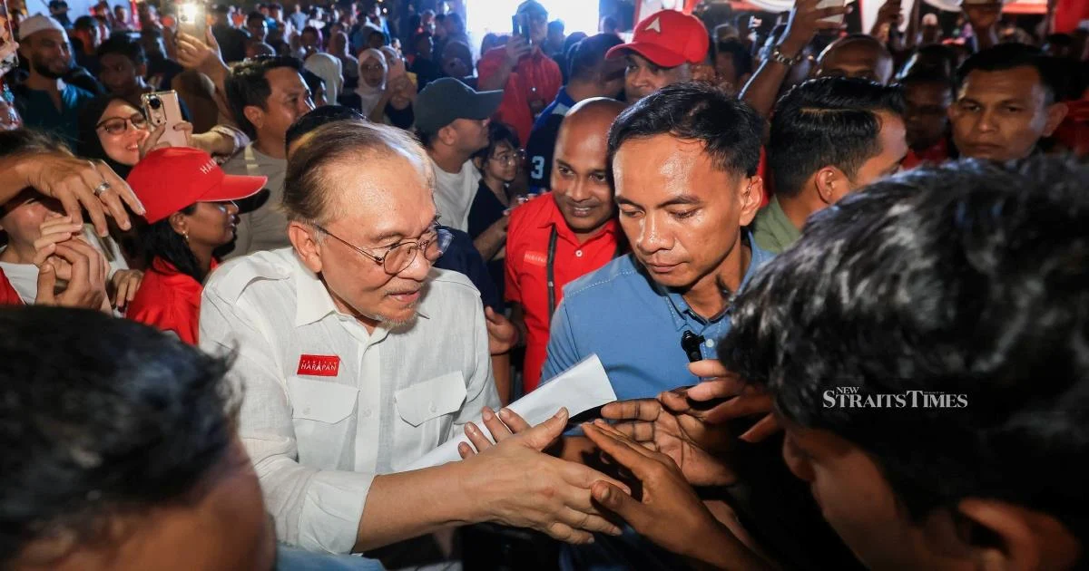 Anwar Rejects Early Election Calls, Insists Unity Government Has Voter Mandate