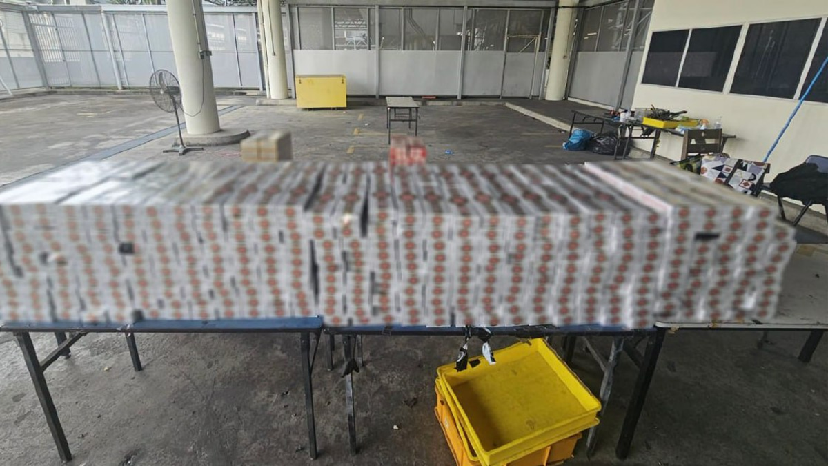 Malaysian man arrested at Woodlands Checkpoint with over 700 cartons of contraband cigarettes