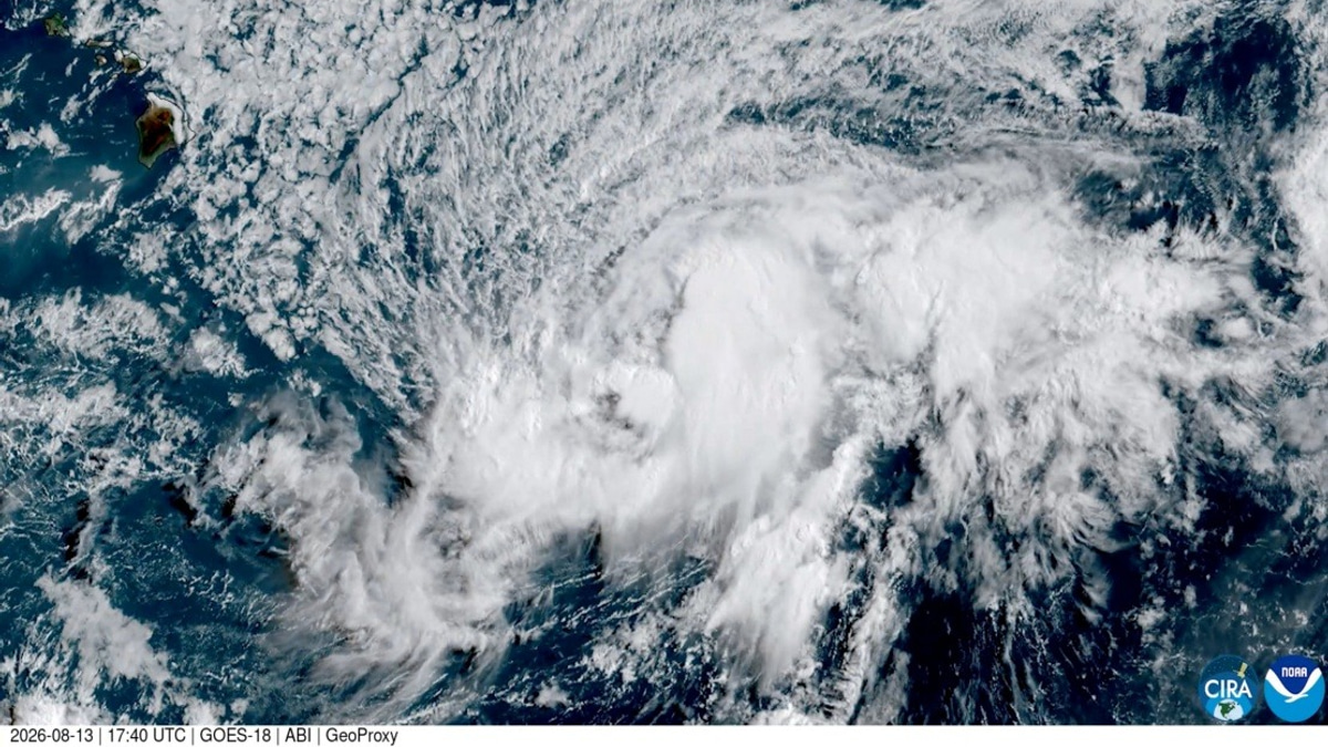 Hawaii's Big Island Braces for Rare Hurricane Landfall as Tropical Storm Lala Intensifies