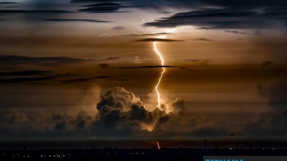 Severe Weather Alert: 10 States and Kuala Lumpur Braced for Thunderstorms and Heavy Rain Until Evening