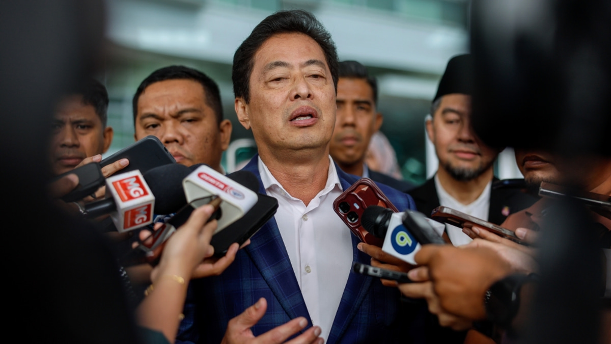 Azam Baki Denies Connection to RM178 Million Contract Awarded to Brother-Linked Company
