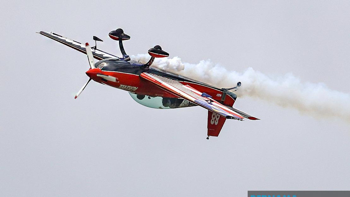 Veteran Pilot Halim Othman Brings Four Decades of Expertise to Malaysia's Inaugural Merdeka Sunset Aerobatic Show