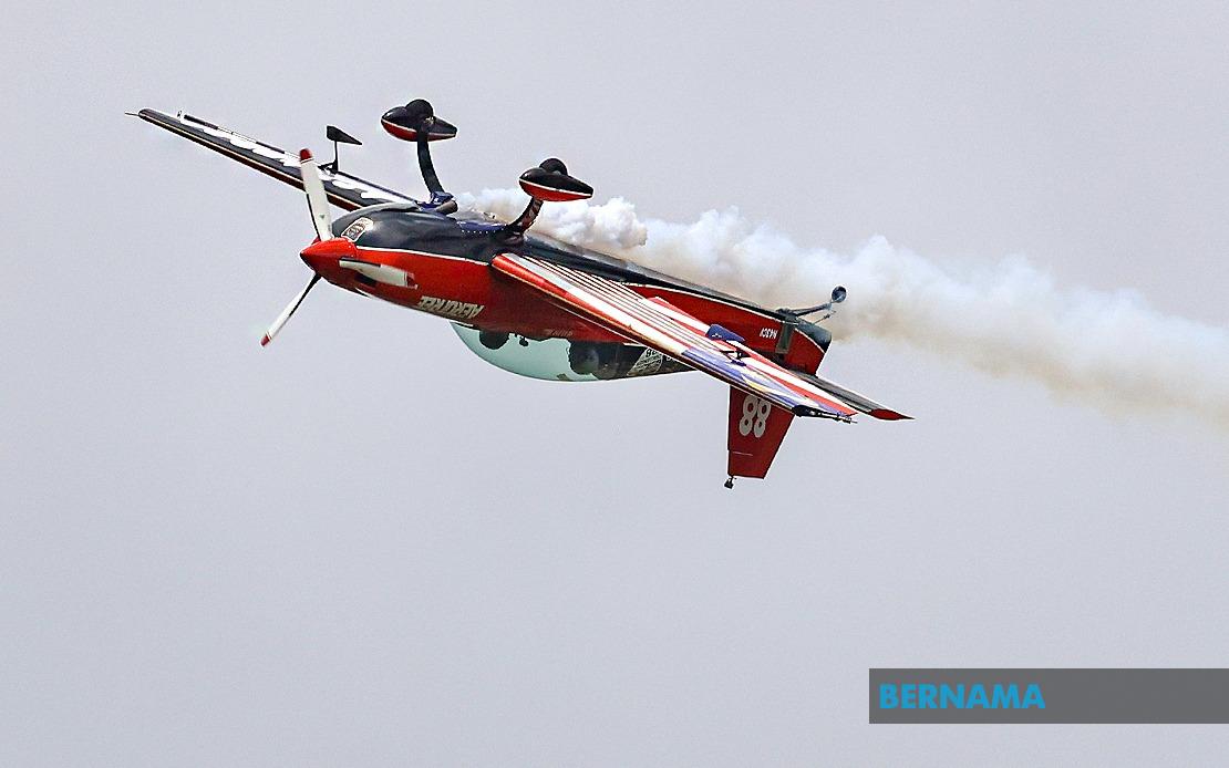 Veteran Pilot Halim Othman Brings Four Decades of Expertise to Malaysia's Inaugural Merdeka Sunset Aerobatic Show