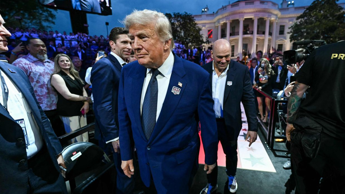 Trump Marks 80th Birthday with UFC Spectacle on White House Lawn
