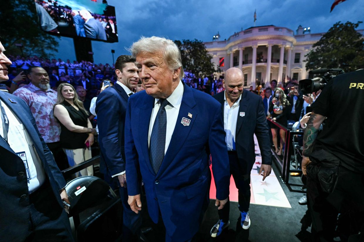 Trump Marks 80th Birthday with UFC Spectacle on White House Lawn