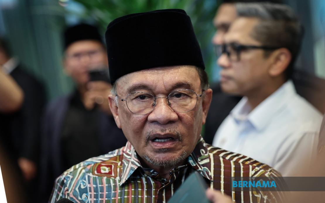 PM Anwar: No Tolerance for Refugees Breaking Laws or Disrupting Public Order
