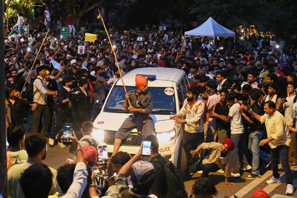 Modi faces mounting pressure as student-led protests escalate over exam fraud across India