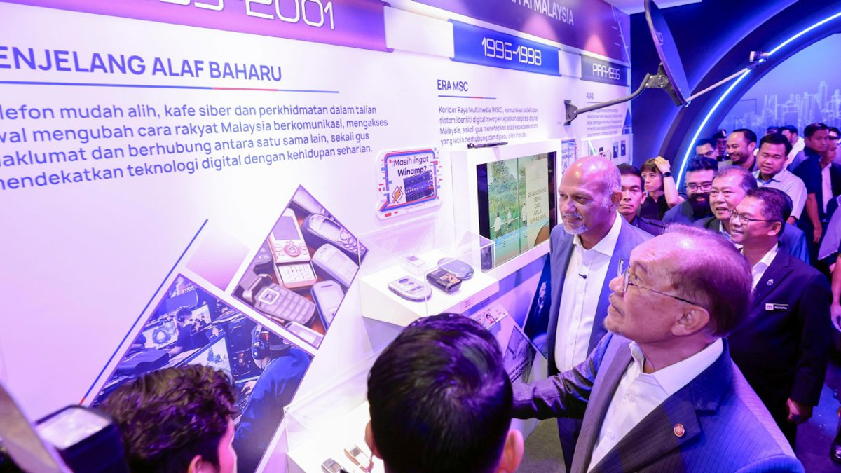 Malaysia's AI ambitions must not create a digital underclass, warns Anwar