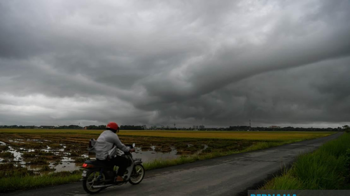 MetMalaysia Issues Thunderstorm Warning For Multiple Regions Until Evening