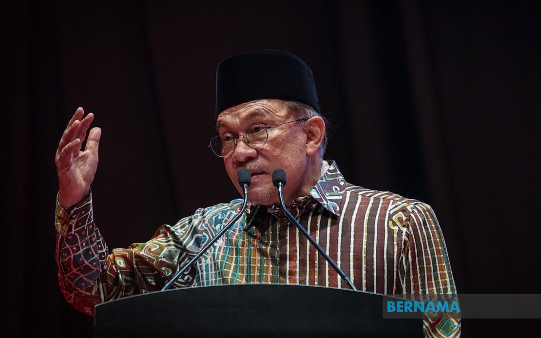 Waqf and Islamic Organisations Must Balance Technology With Core Values, Says PM Anwar