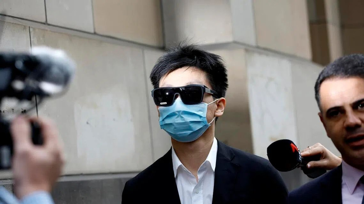 Singaporean doctor in Melbourne admits to filming hundreds of colleagues in hospital bathrooms