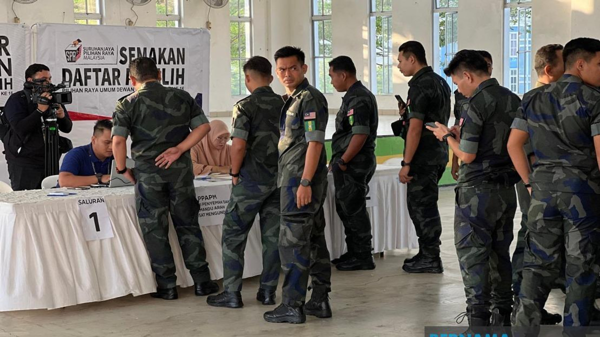 Johor State Election: 64 Early Voting Centres Begin Operations for Security Personnel