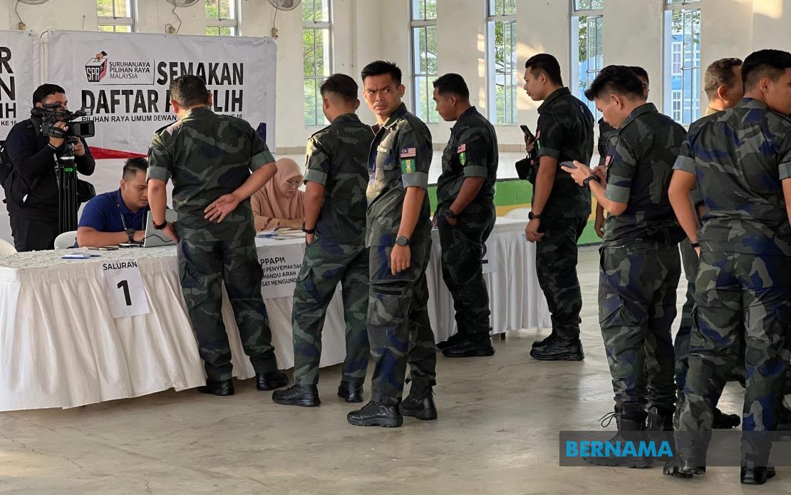 Johor State Election: 64 Early Voting Centres Begin Operations for Security Personnel