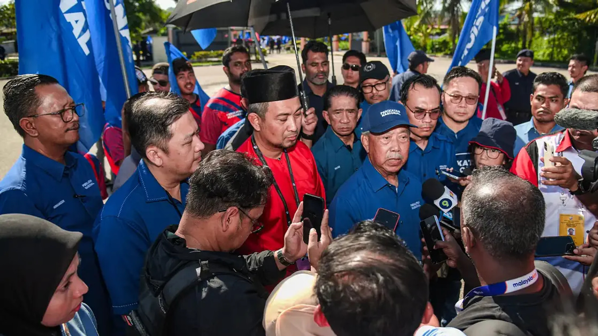 Muhyiddin Eyes Coalition Expansion as PN Positions for State Government Roles