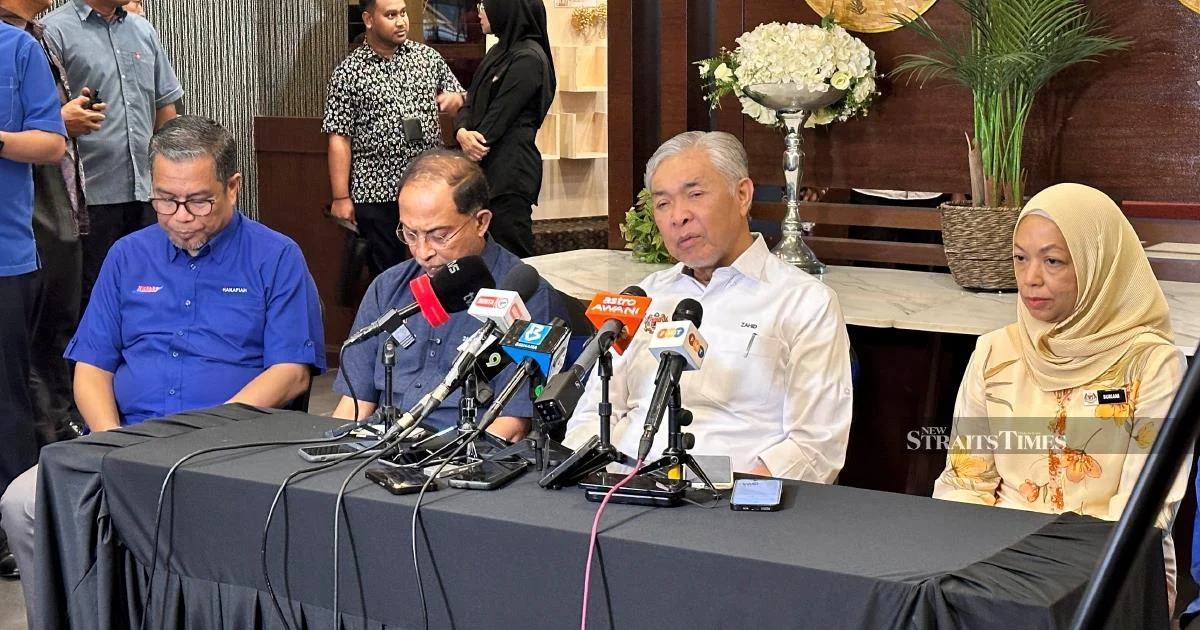 Zahid urges unity coalition to shelve Najib-Rosmah matters in Johor push