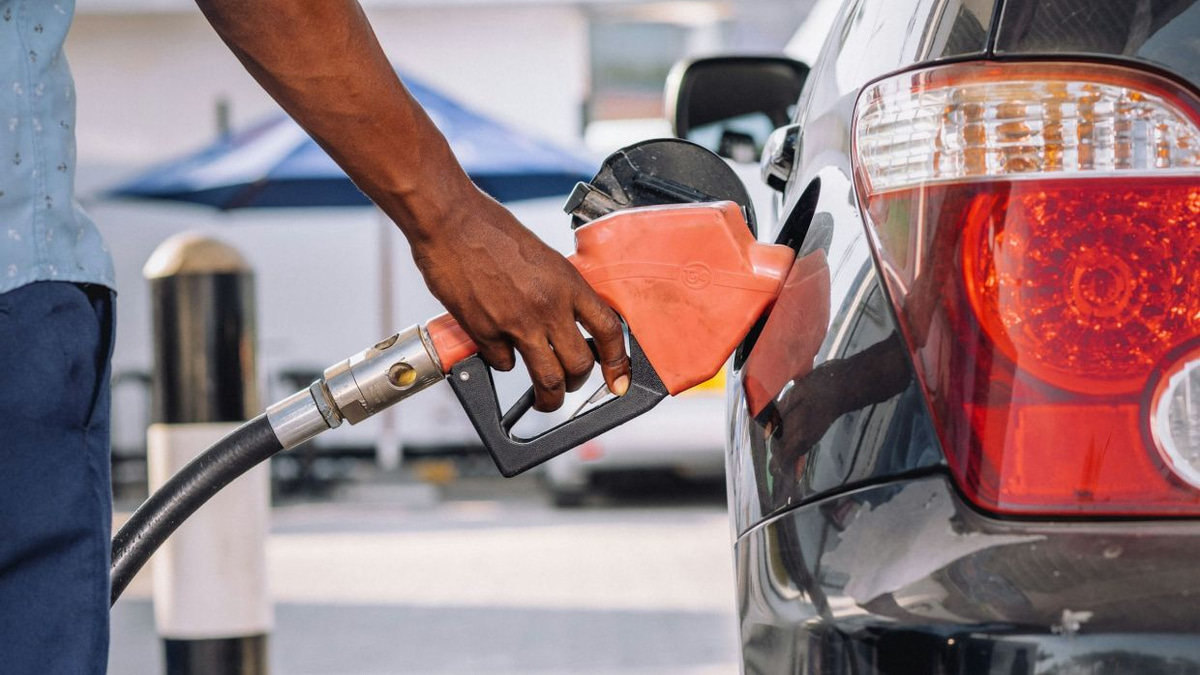 US petrol giants accused of using AI pricing tool to artificially inflate fuel costs in California
