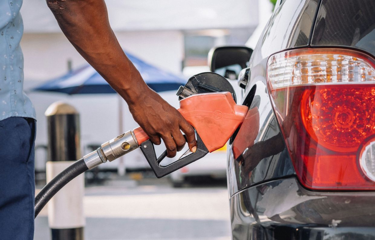 US petrol giants accused of using AI pricing tool to artificially inflate fuel costs in California